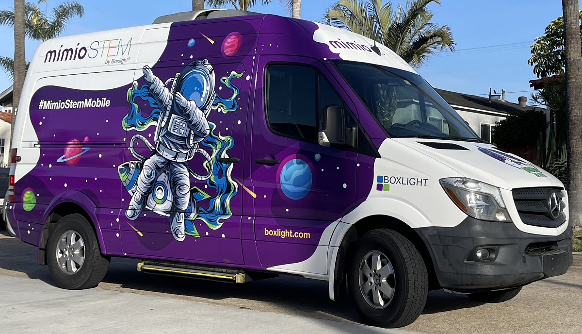 STEM-Van-Mar2022-Astronaut dab