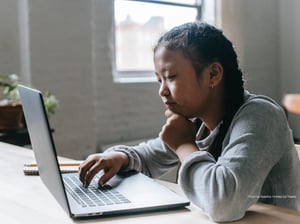 Tech friendly-girl at laptop
